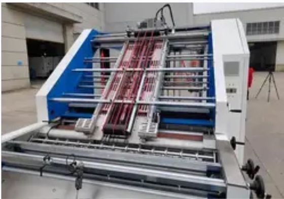 포장되기 위한 20KW 160m/Min 고속도 플루트 라미네이터 기계