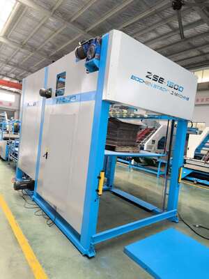 자동 플립 플롭 스택러 머신 (Auto Flip Flop Stacker Machine) 은 노러브 카드보드 생산에서 생산량을 증가시키기 위해 종이 공급 회전 및 스택을 자동화합니다.